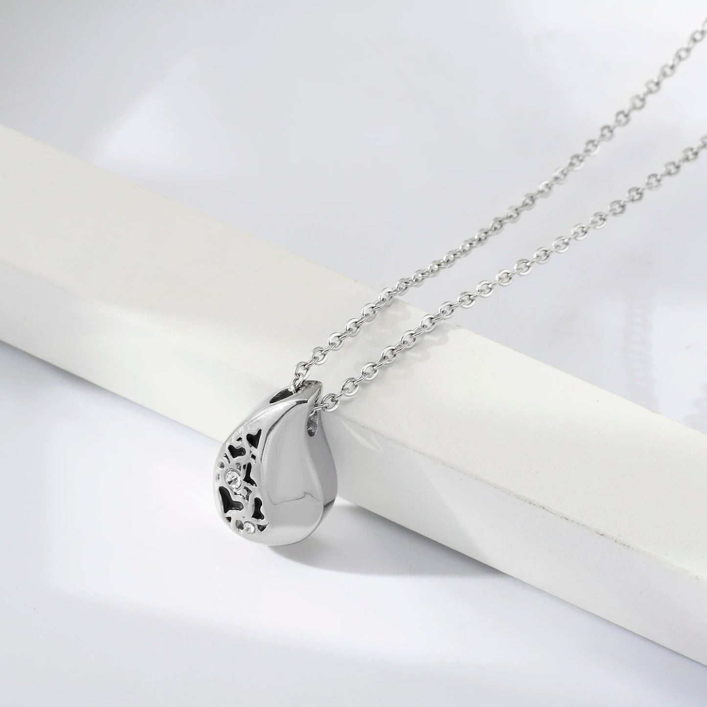 Teardrop Heart Urn Necklace – Stainless Steel Cremation Pendant for Ashes - Lumen Memory