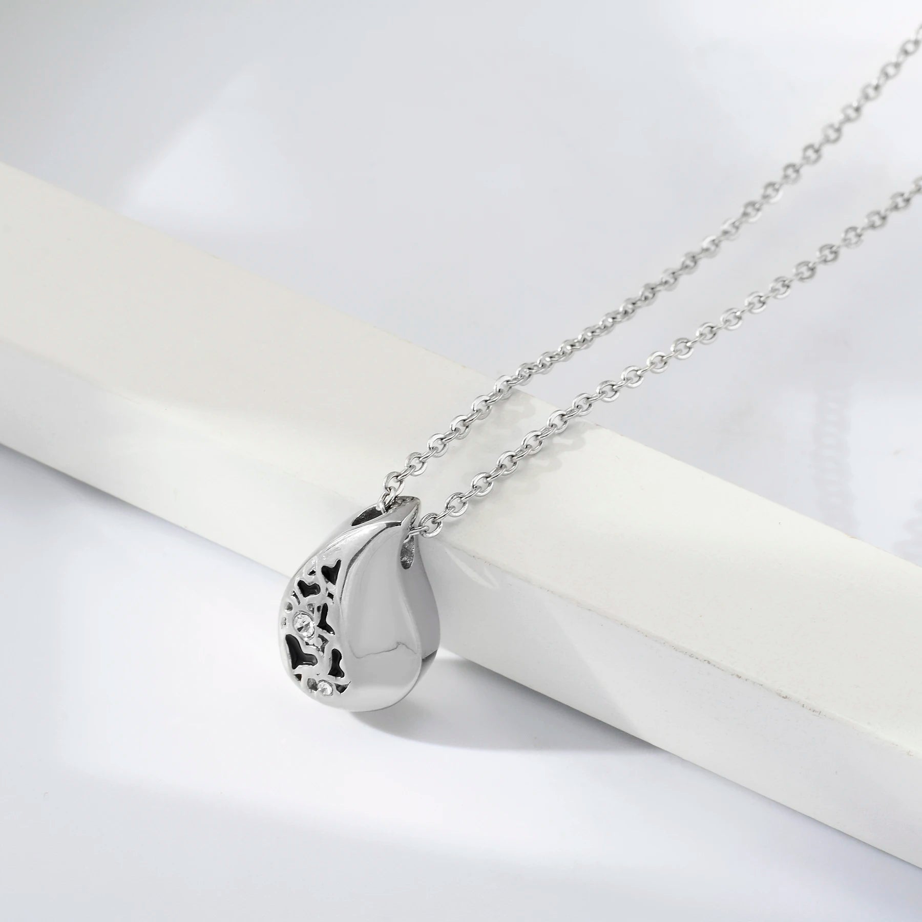 Teardrop Heart Urn Necklace – Stainless Steel Cremation Pendant for Ashes - Lumen Memory